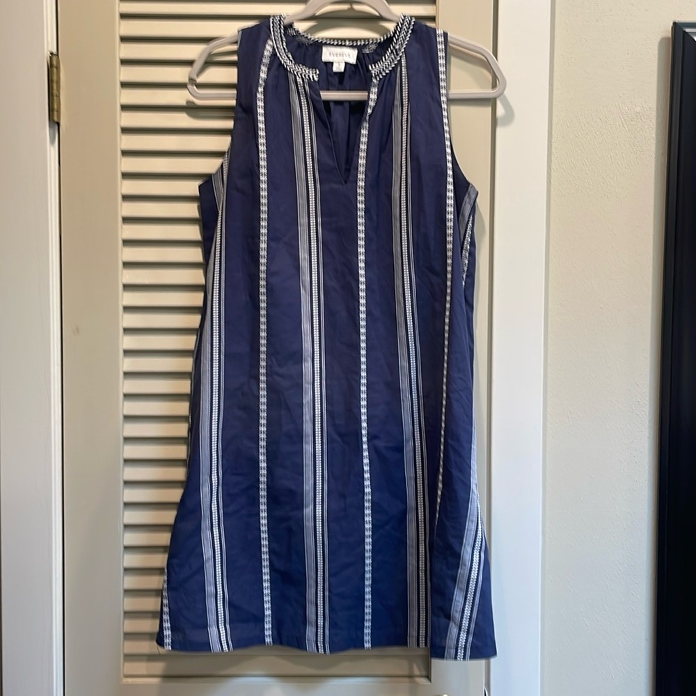 Evereve sleeveless navy and white striped sleeveless 100% cotton dress size S